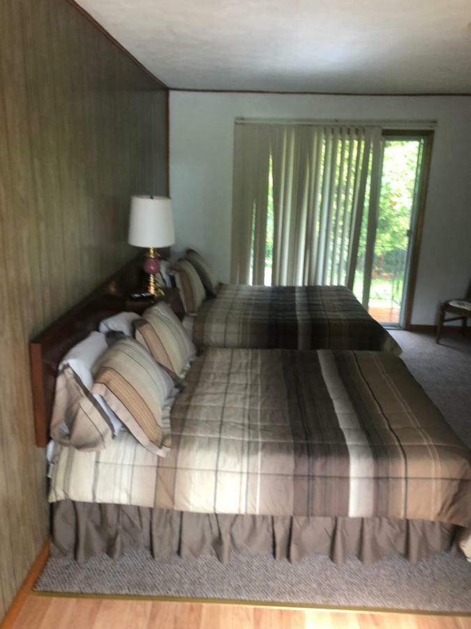 Michael Dee'S Motel East Durham Kültér fotó